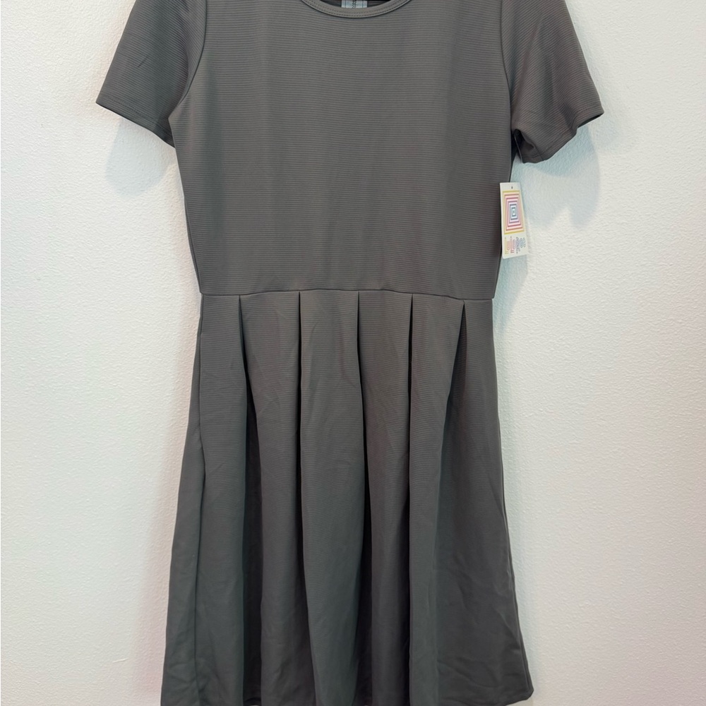 Brand New LuLaRoe Size L Gray Horizontal Striped Amelia Dress